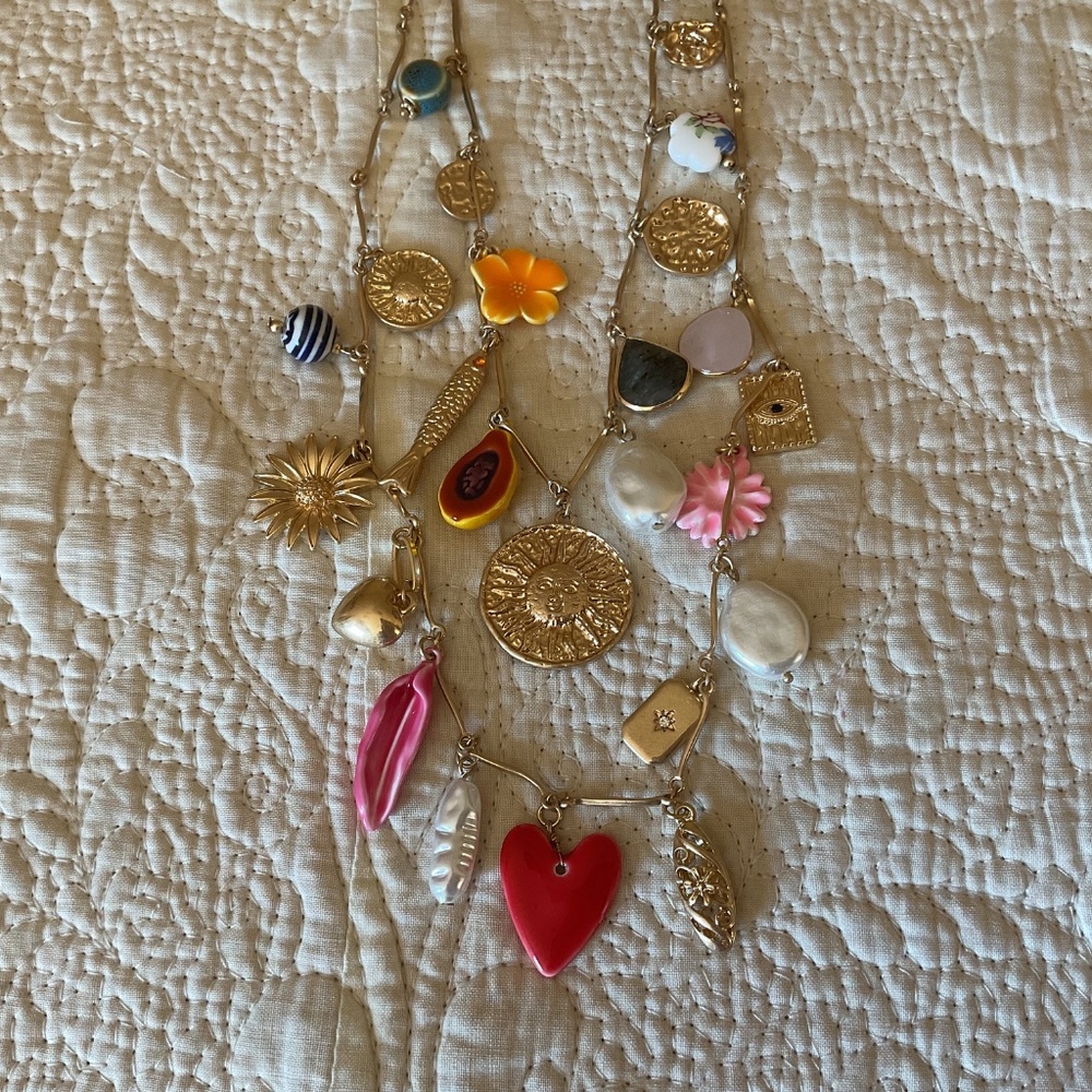NWT Gold Tone Metal Colorful Charms Double Strand Beautiful Necklace - Picture 7 of 11